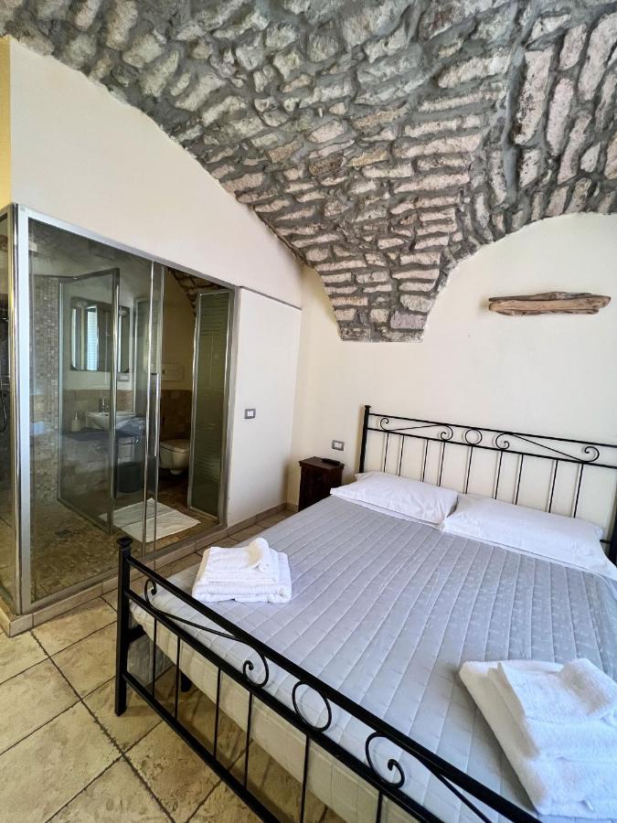 فندق La Vecchia Torre بوسا المظهر الخارجي الصورة