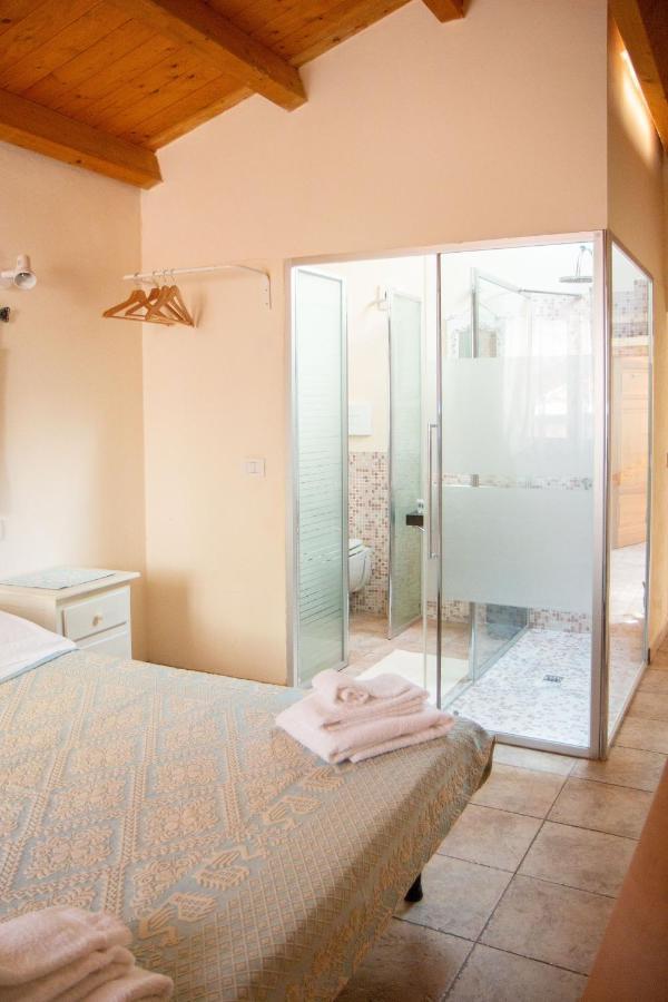 فندق La Vecchia Torre بوسا المظهر الخارجي الصورة