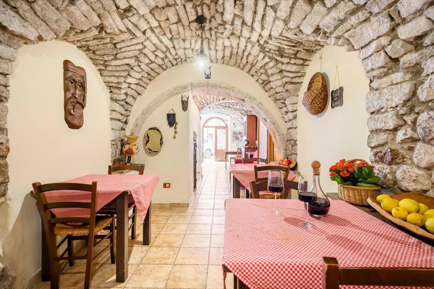 فندق La Vecchia Torre بوسا المظهر الخارجي الصورة